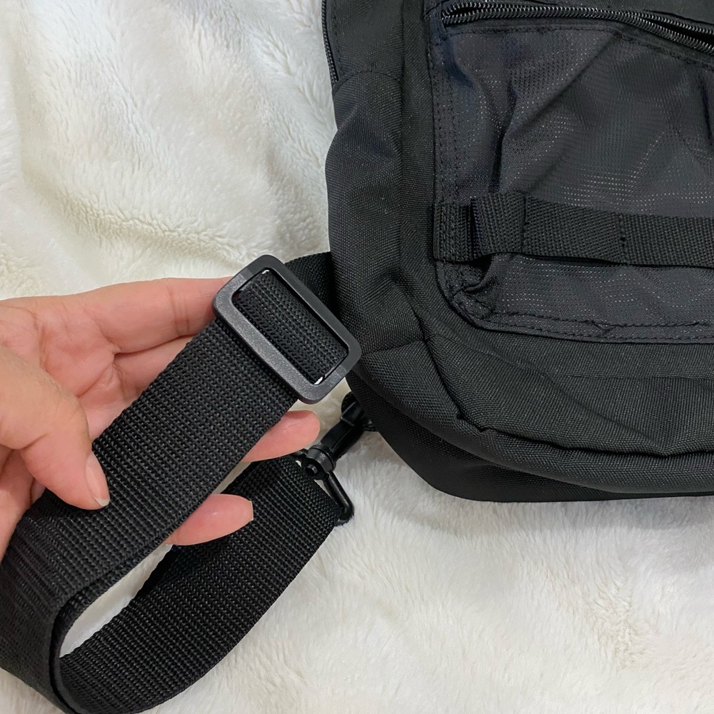 Puma - Black with Gold - medium size - Picture 7 of 13